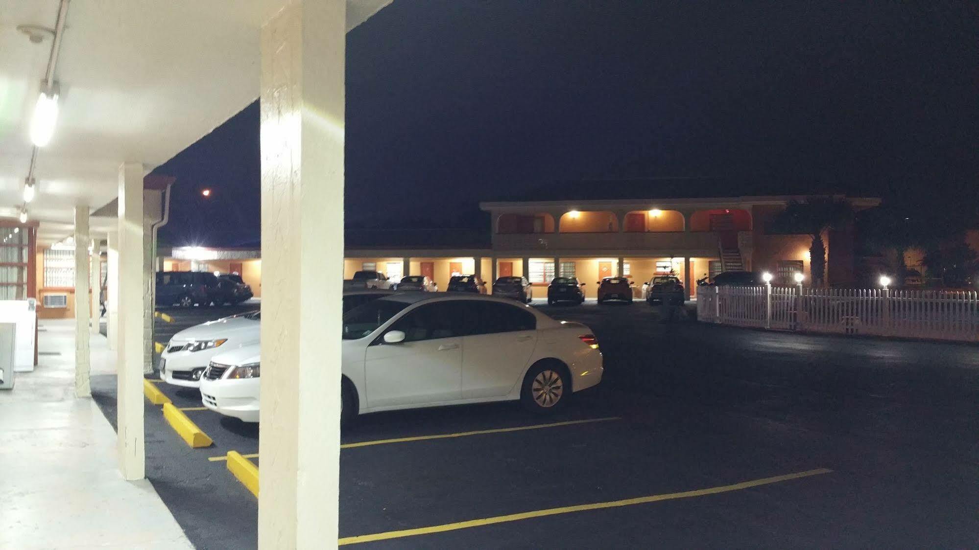 Travelers Inn - Clearwater Exterior photo